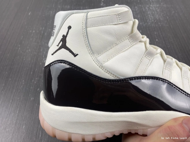 Neapolitan AR0715-101 WMNS Jordan Air 11 0802